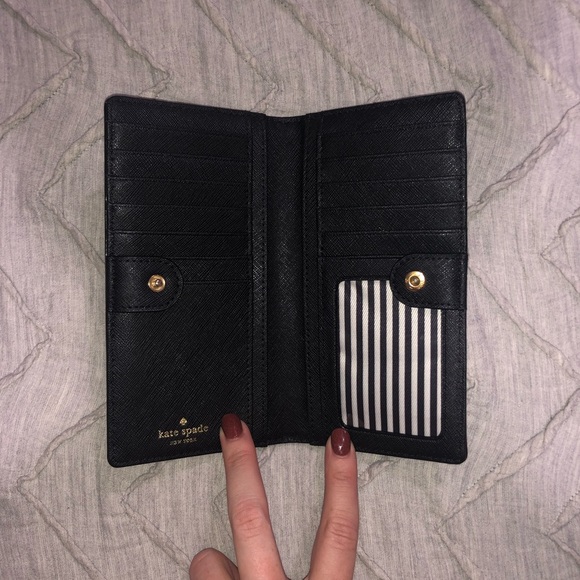 Kate Spade black wallet - brand new condition - Picture 1 of 3